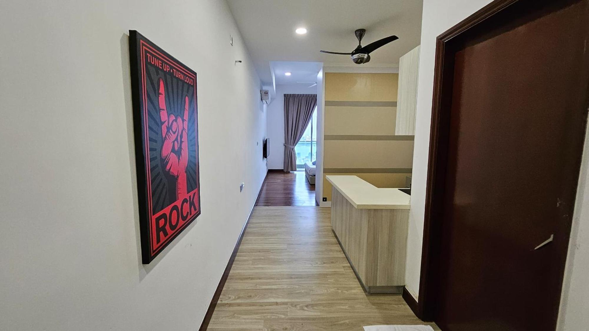 Paragon Suites Studios With Private Jacuzzi Near Ciq Rts Johor Bahru Esterno foto