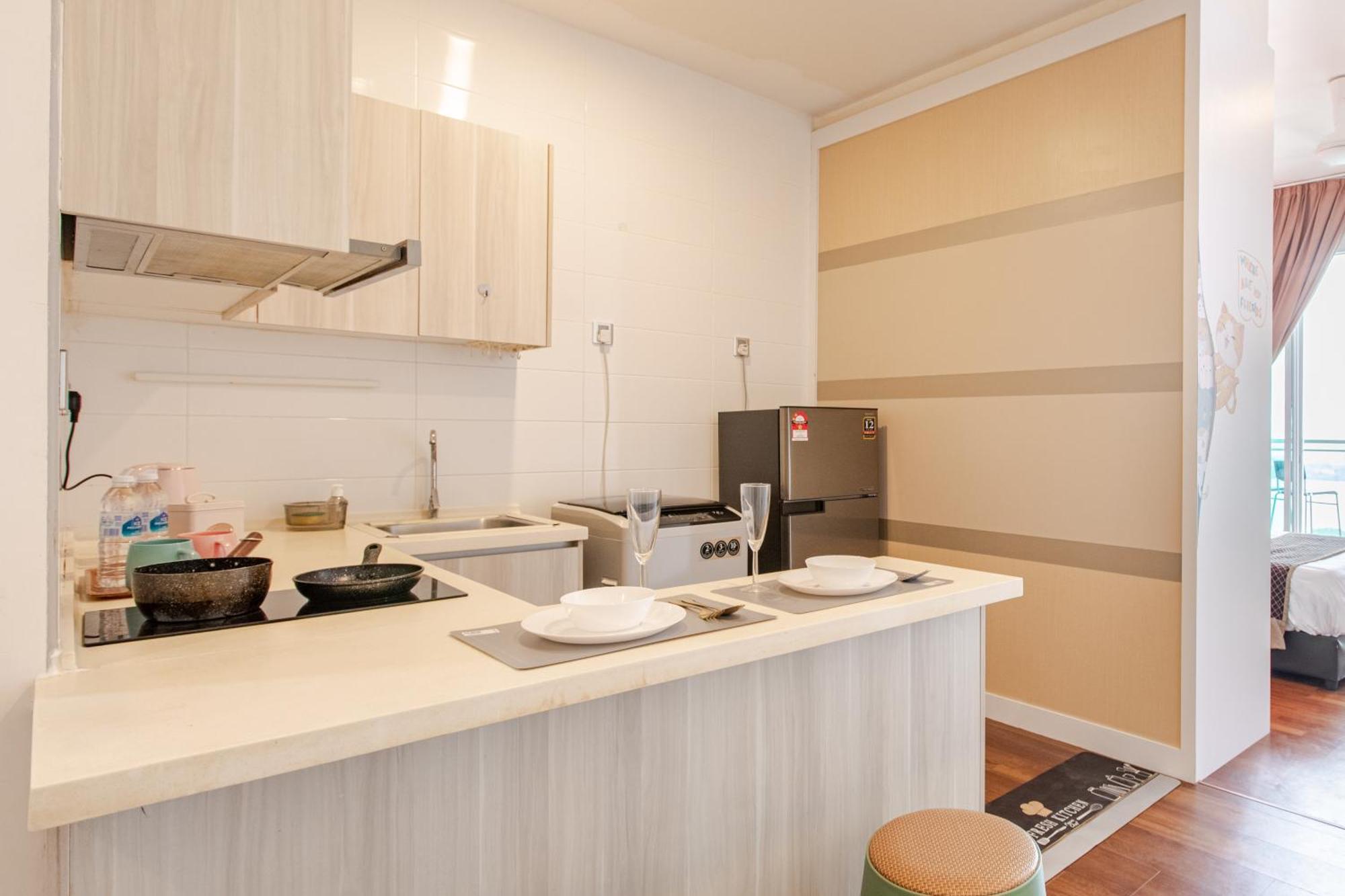 Paragon Suites Studios With Private Jacuzzi Near Ciq Rts Johor Bahru Esterno foto