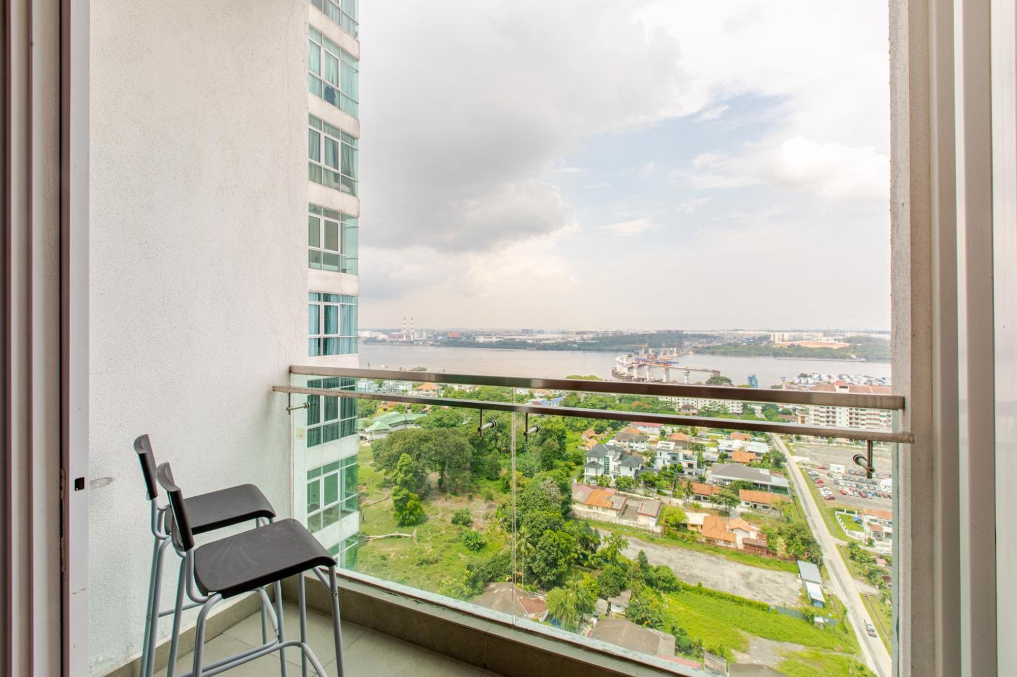 Paragon Suites Studios With Private Jacuzzi Near Ciq Rts Johor Bahru Esterno foto
