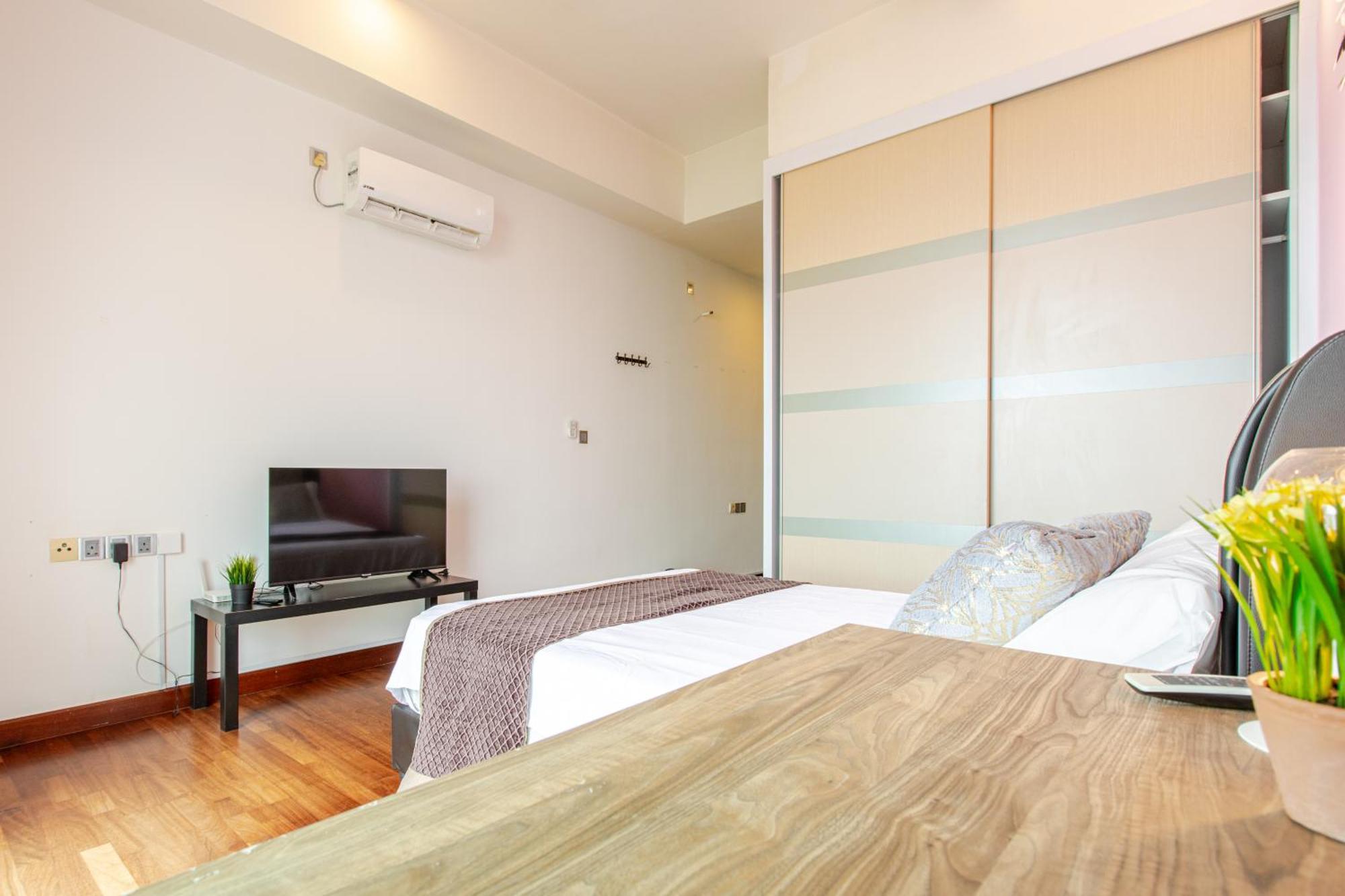 Paragon Suites Studios With Private Jacuzzi Near Ciq Rts Johor Bahru Esterno foto