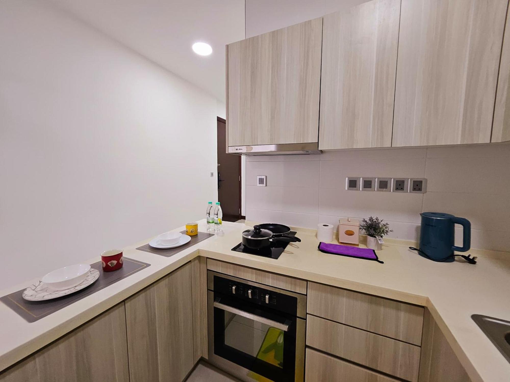 Paragon Suites Studios With Private Jacuzzi Near Ciq Rts Johor Bahru Esterno foto