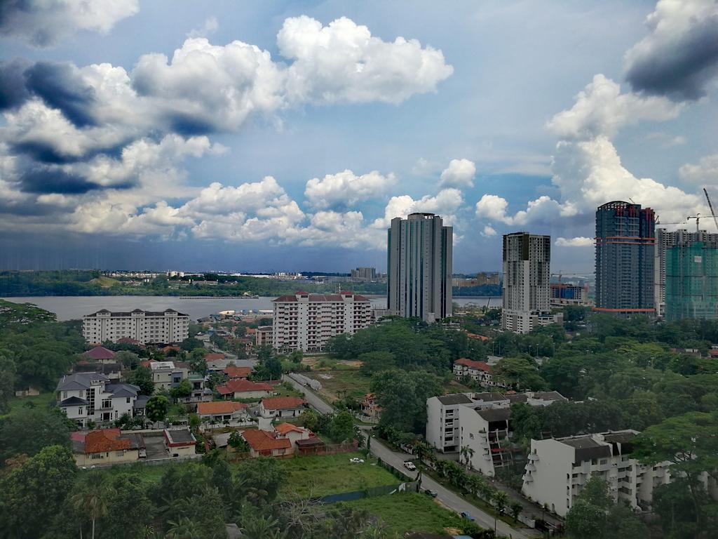Paragon Suites Studios With Private Jacuzzi Near Ciq Rts Johor Bahru Esterno foto