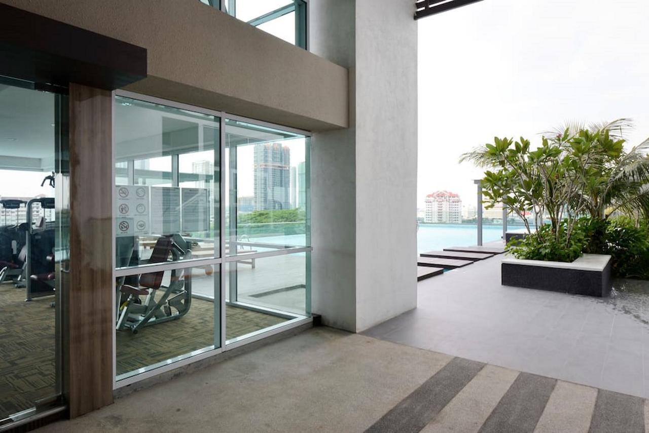 Paragon Suites Studios With Private Jacuzzi Near Ciq Rts Johor Bahru Esterno foto
